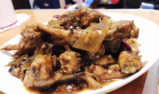宽粉炒鸡爪如何做 宽粉炒鸡的做法