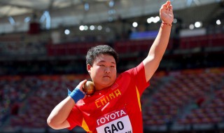 铅球侧投技巧(铅球侧投技巧视频教程)