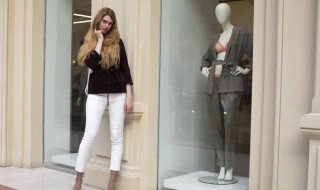 米白色裤子搭配技巧 米白色裤子如何搭配