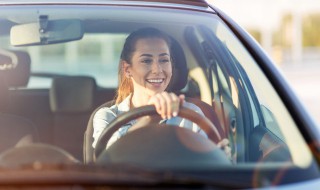 给汽车电瓶充电的接线方法 汽车电瓶充电连接线的连接方法