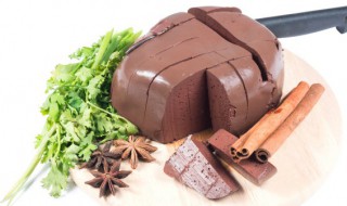 蒜茸猪红拌时蔬怎么做（蒜苗炒猪红做法）