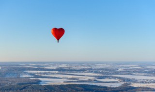 男欢女爱的意思 偶寄情于山水之间,纵情于男欢女爱的意思