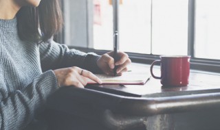 女中豪杰是什么意思（女的是女中豪杰,男的是什么）