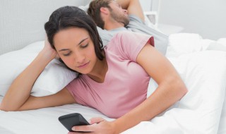 女人梦见红布什么预兆（女人梦见红布什么预兆成卷）