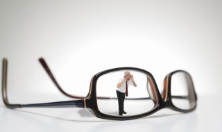 眼镜英语怎么说（眼镜英语怎么说读）