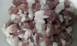 肥肉的做法（萝卜炒肥肉的做法）