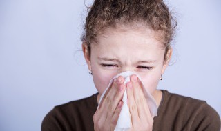 鼻涕一直流不停怎么办 鼻涕一直流不停怎么办像水一样