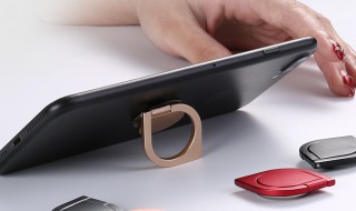 手机扣怎么拿下来（手机背面的手机扣怎么取下来）