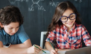 揪扯的意思 揪扯的意思解释