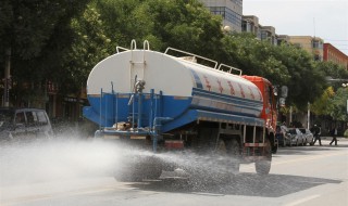 梦见洒水车（梦见洒水车是什么意思）