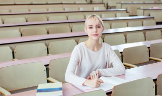 关于青春的成语（关于青春的成语大全）