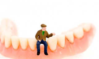 怎样正确使用假牙 假牙需要注意什么