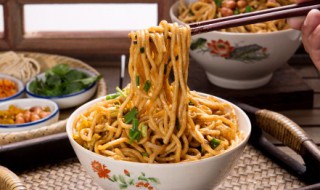 玉米面条做法（玉米面条做法视频）