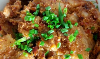 川味粉蒸肉做法及步骤（川味粉蒸肉的家常做法窍门）