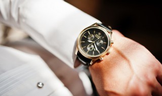 机械表上弦的正确方法（阿玛尼机械表上弦的正确方法）