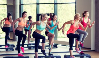 怎样正确踢腿（怎样正确踢腿视频）