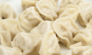 冷水煮速冻饺子的方法（冷水煮冻饺子的技巧）
