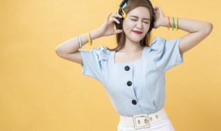 违背的青春歌词（违背的青春歌词解析）