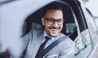 奔驰车钥匙电池怎么换 新款奔驰车钥匙电池怎么换