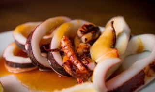 椒盐鱿鱼的做法（椒盐鱿鱼的做法大全）