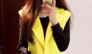 黄色毛呢衣里面搭配什么（黄色毛呢大衣怎么搭配）