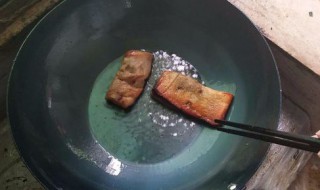 第一次使用铁锅怎么开锅（第一次开铁锅怎么开）