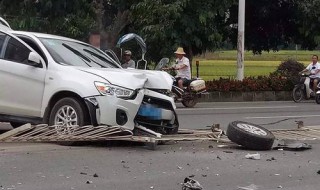 侧面撞到人车声音大吗（汽车侧面撞人）
