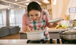 海带怎么熬汤好吃 排骨海带汤的做法