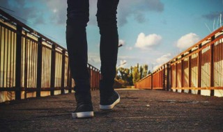 关于男人的人生感悟经典句子（男人感悟人生的句子 经典）