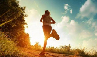 晚上先运动还是先吃饭（晚上先运动还是先吃饭好）