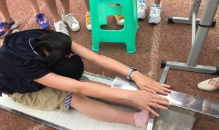 体前屈压腿方法 前压腿动作及要求