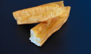 一根油条的热量（早餐一根油条的热量）