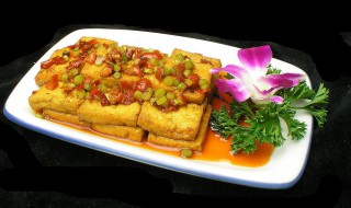 剁椒香煎豆腐怎么做 剁辣椒煎豆腐