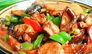 酱烧土豆香菇鸡翅的做法 香菇土豆鸡翅的家常做法