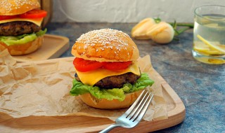 牛肉汉堡肉饼做法 牛肉汉堡肉饼做法减脂