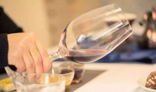 喝酒后解酒的维生素是哪个（喝酒后解酒的维生素是哪个牌子的）