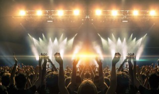 歌词里有不假思索的歌 歌词里有不假思索的歌是什么歌