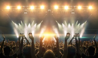 有一首歌的歌词是印度尼西亚（有一首歌里面有一句歌词是印度尼西亚）