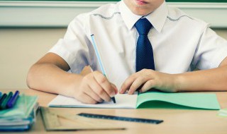 怎么教孩子写拼音a（怎么教孩子写拼音a右半圆）