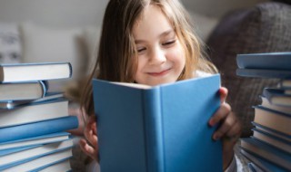 关于国庆节的英语手抄报（关于国庆节的英语手抄报内容 简单）