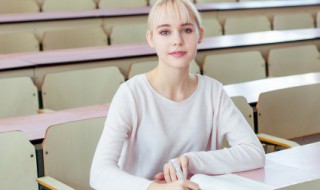 关于爱国人士的手抄报 关于爱国人士的手抄报 简单漂亮