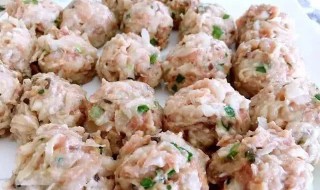 清蒸萝卜素丸子的做法（清蒸萝卜素丸子的做法和配料）