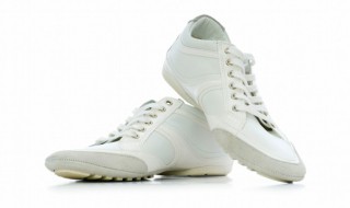 鞋子水晶发黄怎么办 鞋子水晶底发黄怎么办