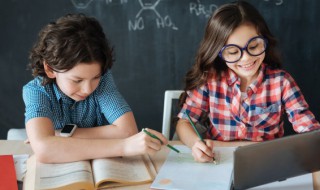 蹭怎么读（踽怎么读）