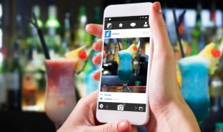 微信4张图片怎么放两排 微信4张图片怎么放两排发到群里