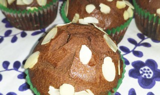 大杏仁巧克力蛋糕的做法（杏仁巧克力做法窍门）