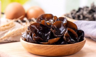 酸辣木耳炒肉的做法 酸辣木耳炒肉的做法步骤