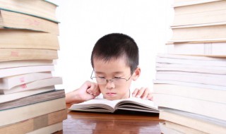 桂子月中落天香云外飘的意思（桂子月中落天香云外飘下一句是什么）