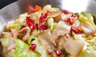 干锅腊肉手撕包菜的做法 手撕包菜炒腊肉