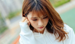 冷风袭起暴风雨另类歌词（冷风袭起暴风雨什么歌）